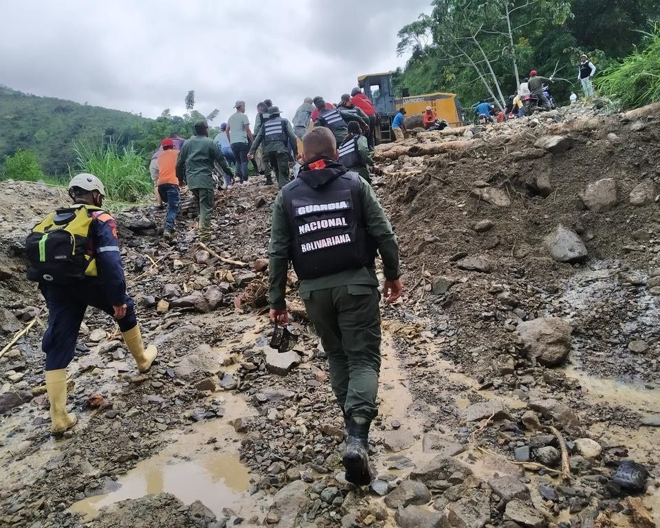 Venezuela’da toprak kayması! Çok sayıda kişi hayatını kaybetti - Sayfa 6