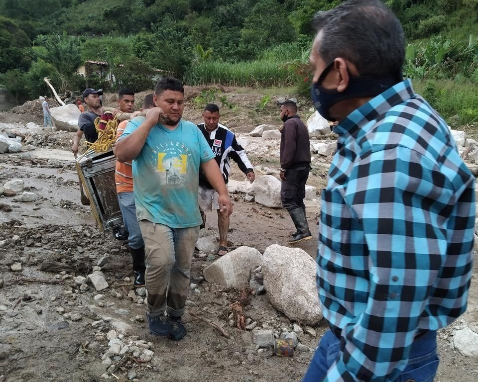 Venezuela’da toprak kayması! Çok sayıda kişi hayatını kaybetti - Sayfa 8