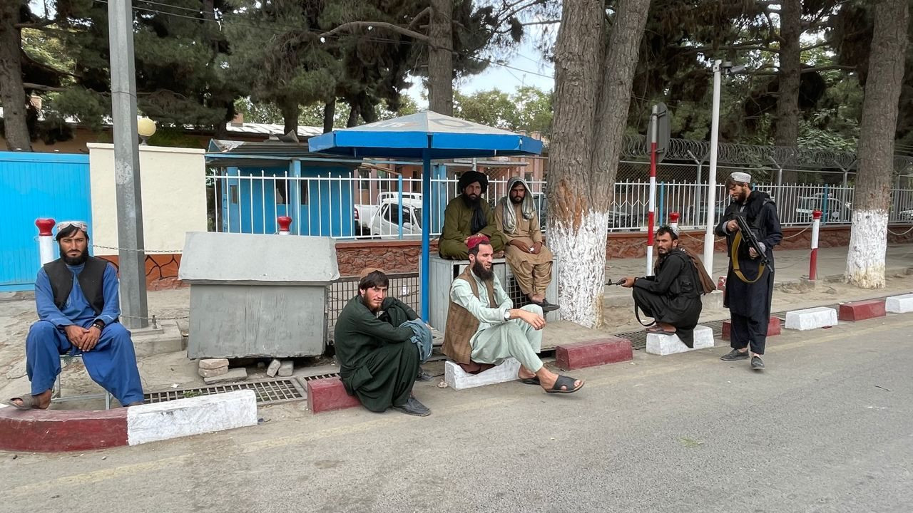 Kabil Havalimanı'nın kontrolü Taliban'a geçti - Sayfa 10