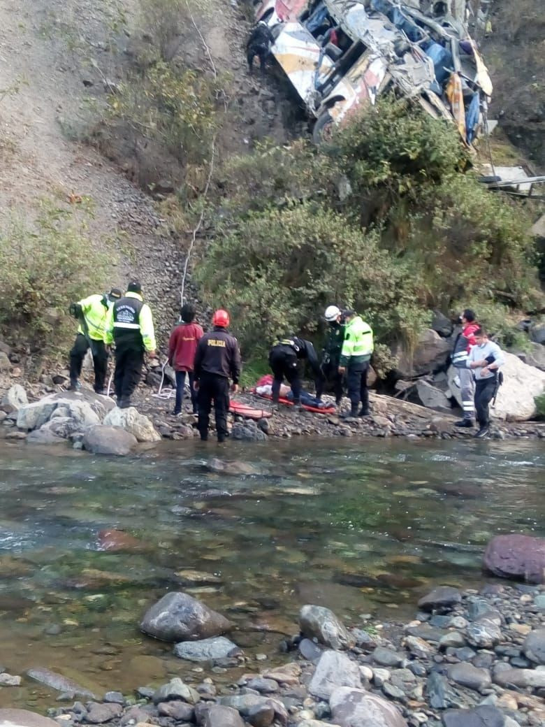 Facia! Yolcu otobüsü 200 metrelik uçuruma düştü: 29 ölü, 22 yaralı - Sayfa 5