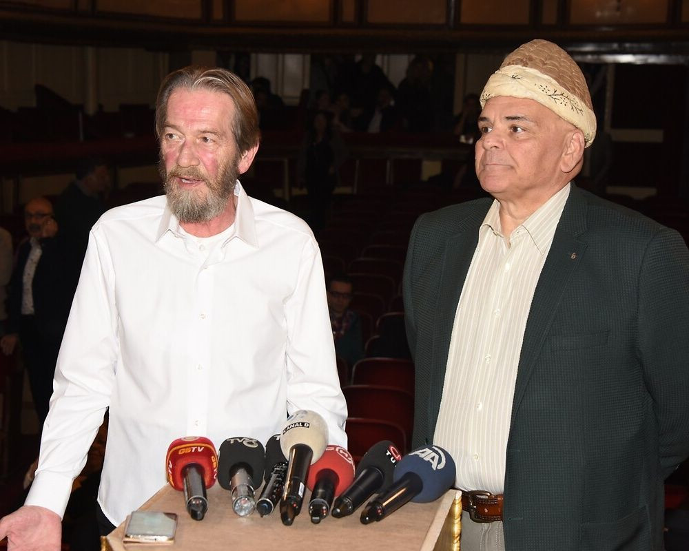 Büyük saygısızlık! Ferhan Şensoy'un cenaze törenindeki çirkin saldırıda flaş gelişme! Kendilerini böyle savundular... - Sayfa 19