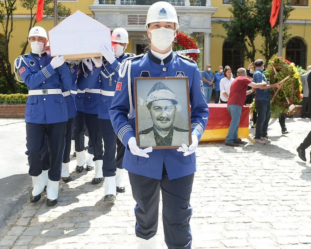Büyük saygısızlık! Ferhan Şensoy'un cenaze törenindeki çirkin saldırıda flaş gelişme! Kendilerini böyle savundular... - Sayfa 20