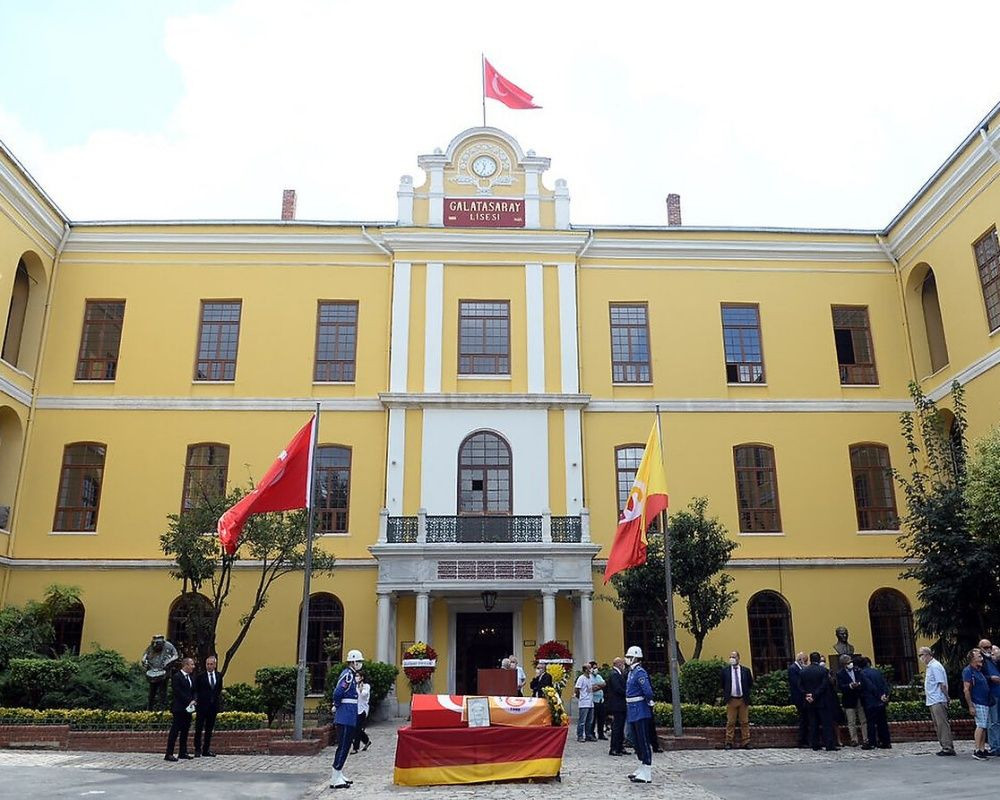 Büyük saygısızlık! Ferhan Şensoy'un cenaze törenindeki çirkin saldırıda flaş gelişme! Kendilerini böyle savundular... - Sayfa 18