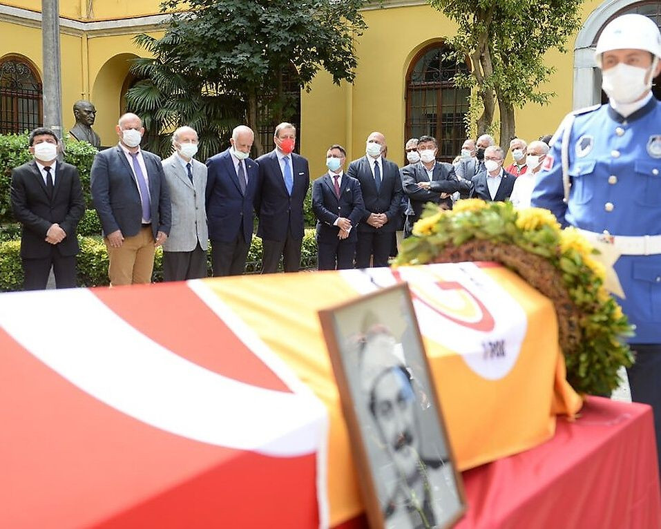Büyük saygısızlık! Ferhan Şensoy'un cenaze törenindeki çirkin saldırıda flaş gelişme! Kendilerini böyle savundular... - Sayfa 31