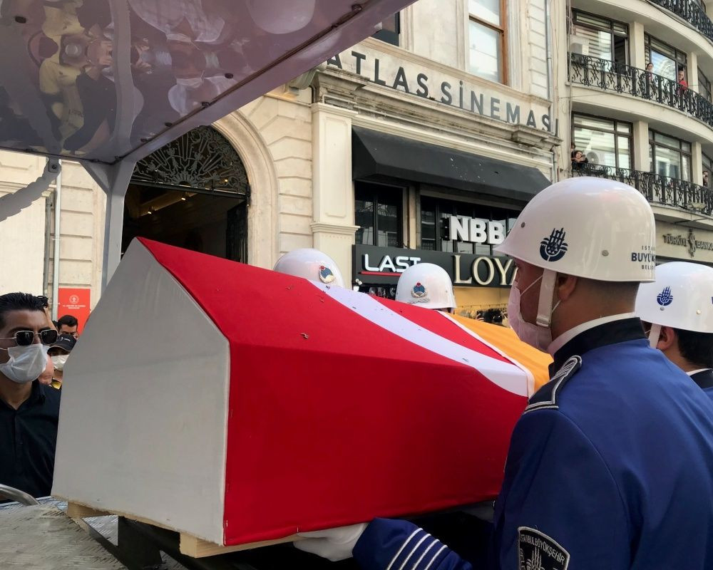 Büyük saygısızlık! Ferhan Şensoy'un cenaze törenindeki çirkin saldırıda flaş gelişme! Kendilerini böyle savundular... - Sayfa 37