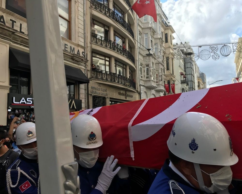 Büyük saygısızlık! Ferhan Şensoy'un cenaze törenindeki çirkin saldırıda flaş gelişme! Kendilerini böyle savundular... - Sayfa 43