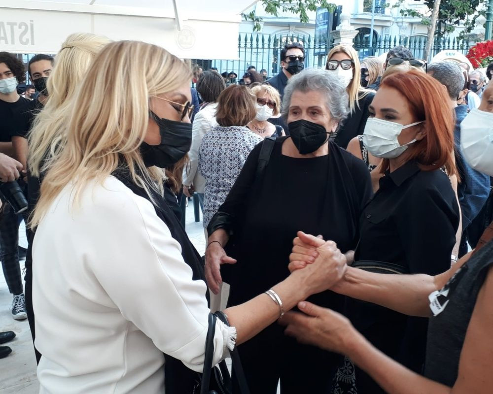 Büyük saygısızlık! Ferhan Şensoy'un cenaze törenindeki çirkin saldırıda flaş gelişme! Kendilerini böyle savundular... - Sayfa 7