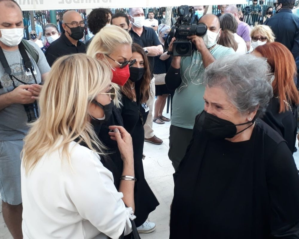 Büyük saygısızlık! Ferhan Şensoy'un cenaze törenindeki çirkin saldırıda flaş gelişme! Kendilerini böyle savundular... - Sayfa 48