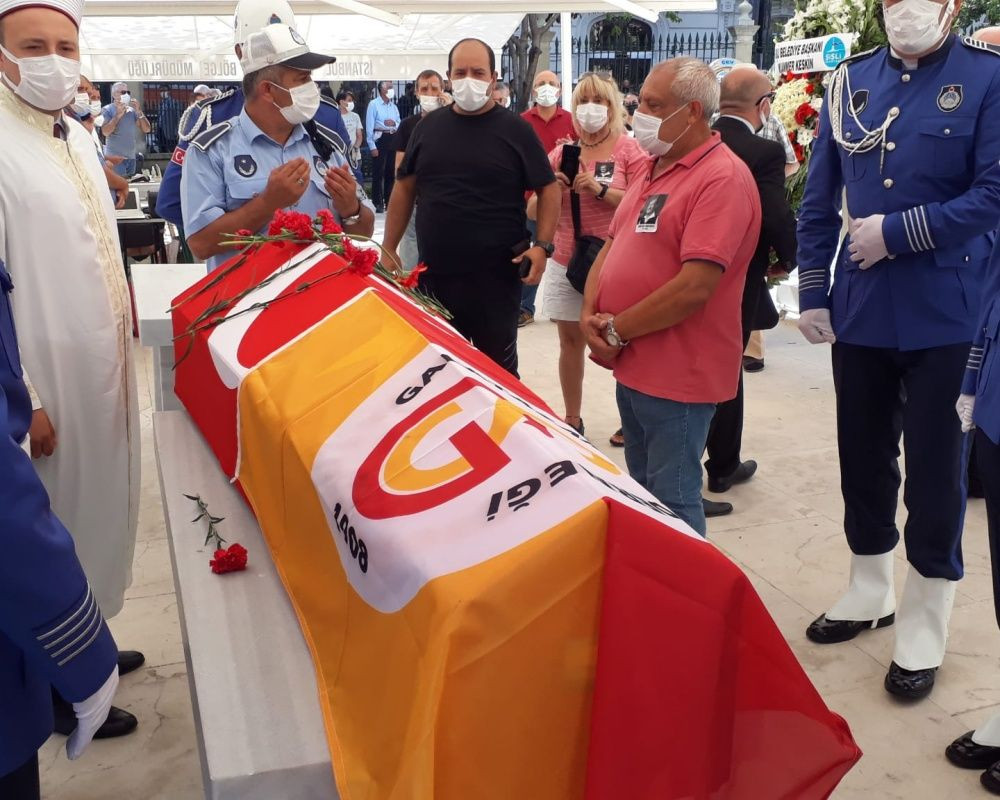 Büyük saygısızlık! Ferhan Şensoy'un cenaze törenindeki çirkin saldırıda flaş gelişme! Kendilerini böyle savundular... - Sayfa 56