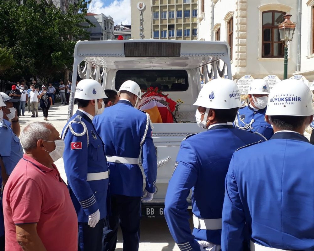 Büyük saygısızlık! Ferhan Şensoy'un cenaze törenindeki çirkin saldırıda flaş gelişme! Kendilerini böyle savundular... - Sayfa 57