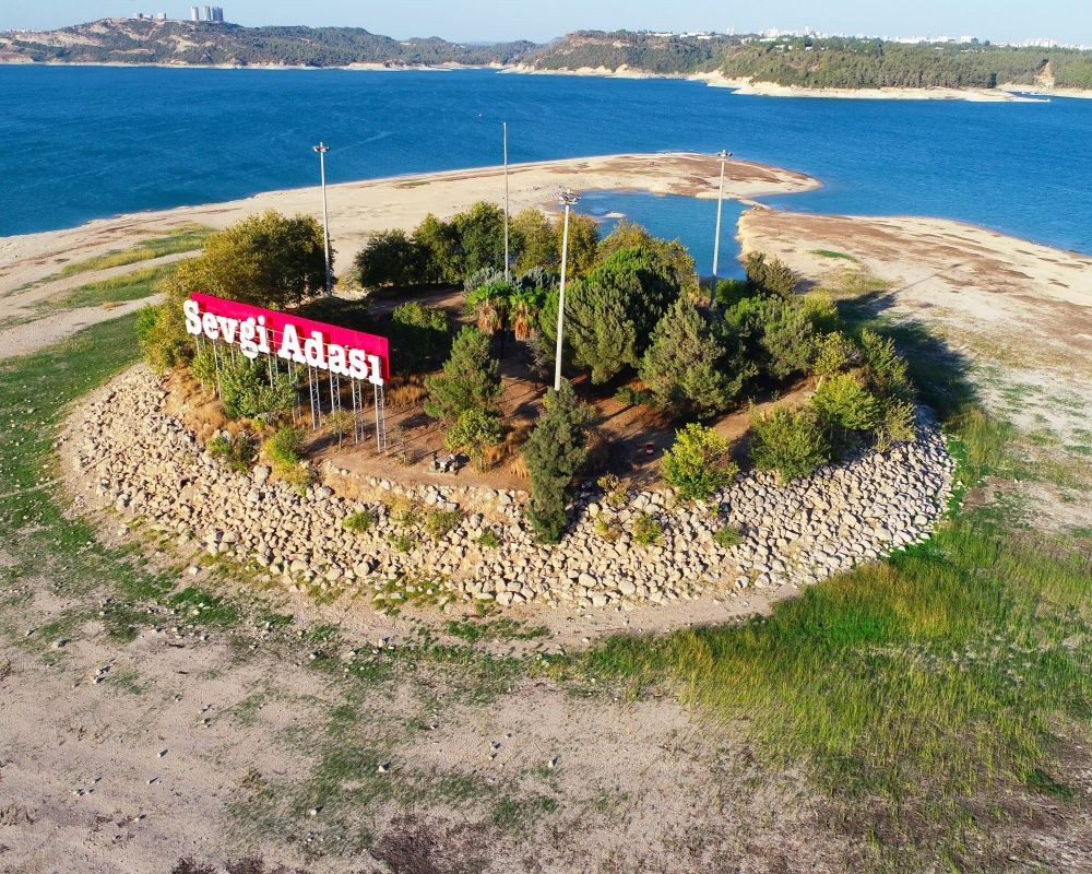 Seyhan Baraj Gölü`nde sular çekildi, adaya yürüyerek gittiler - Sayfa 5