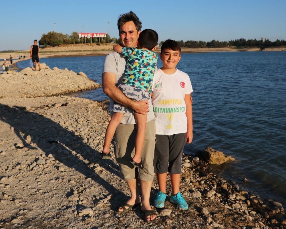 Seyhan Baraj Gölü`nde sular çekildi, adaya yürüyerek gittiler - Sayfa 8