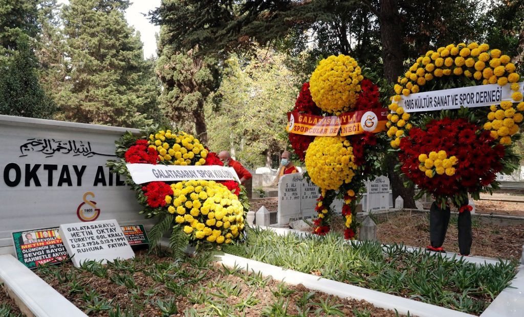 Efsane golcü "Taçsız Kral" Metin Oktay, kabri başında anıldı - Sayfa 6