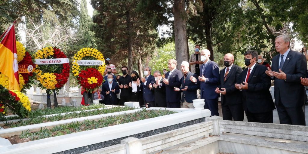 Efsane golcü "Taçsız Kral" Metin Oktay, kabri başında anıldı - Sayfa 7