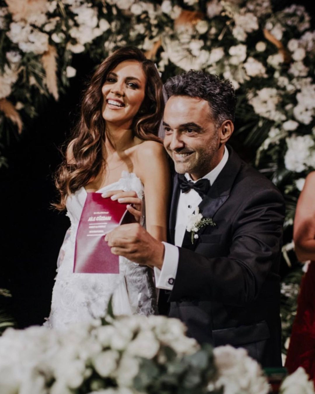 Ünlü şef Arda Türkmen ile sosyal medya fenomeni Melodi Elbirliler muhteşem bir düğünle hayatını birleştirdi - Sayfa 13