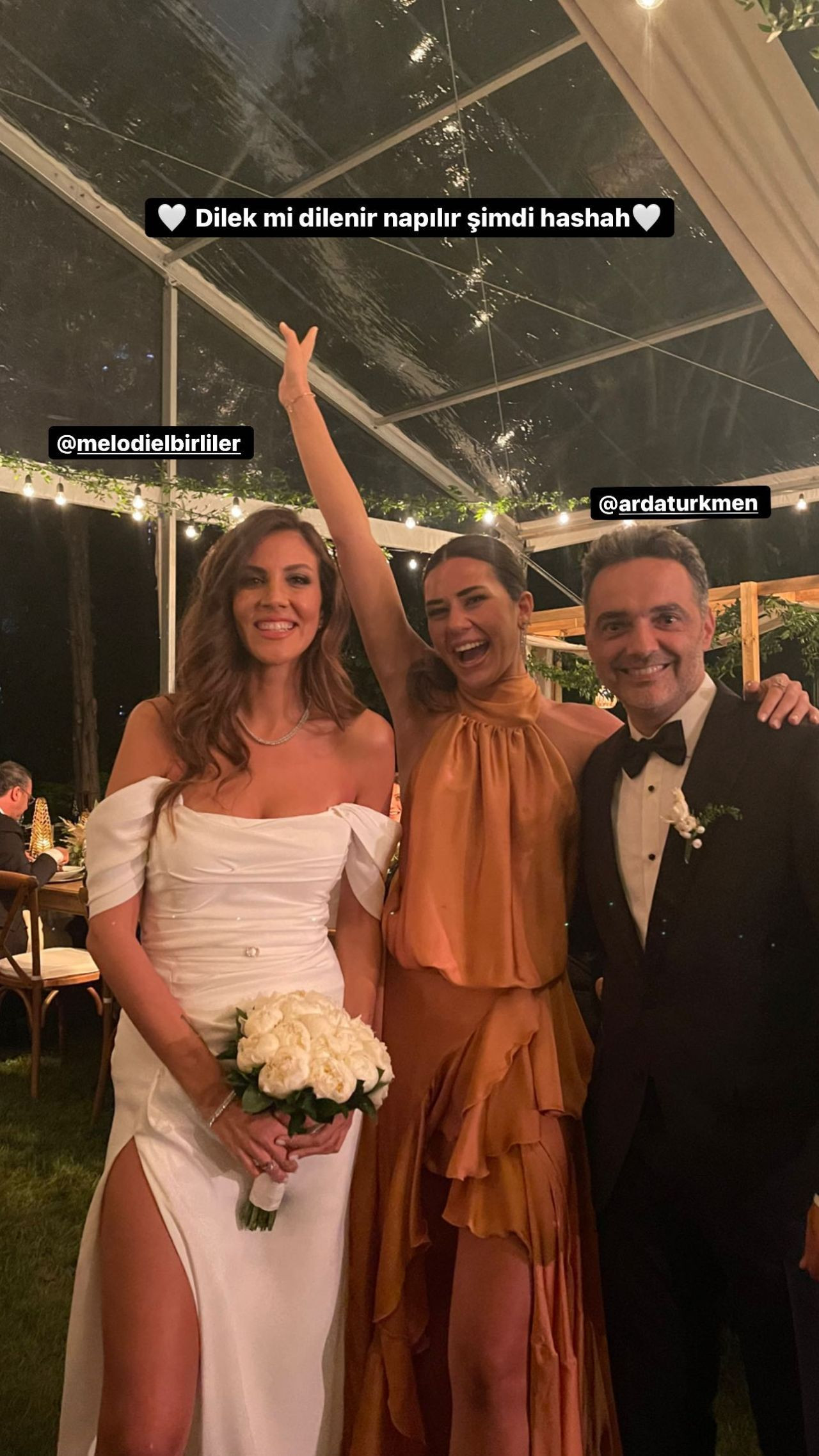 Ünlü şef Arda Türkmen ile sosyal medya fenomeni Melodi Elbirliler muhteşem bir düğünle hayatını birleştirdi - Sayfa 15