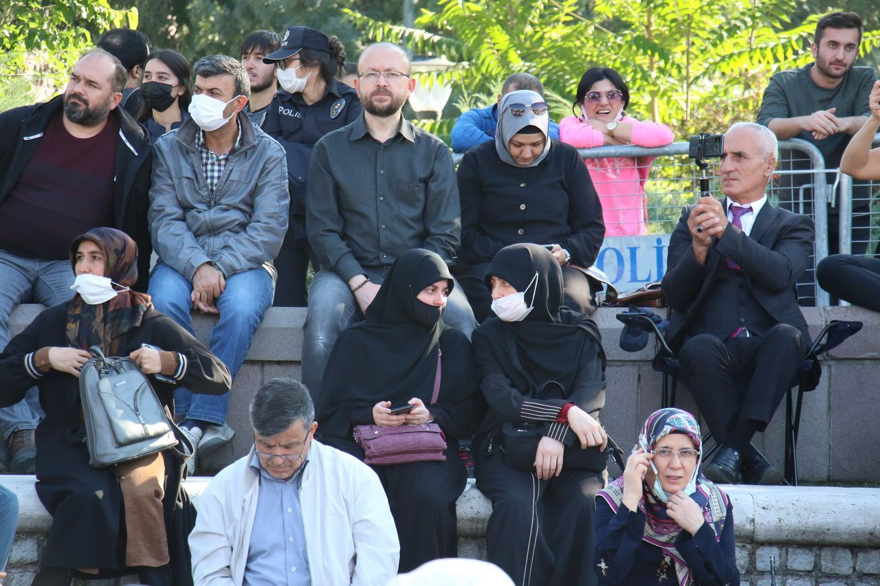 Aşı karşıtları mitinginde HES kodu arbedesi - Sayfa 14