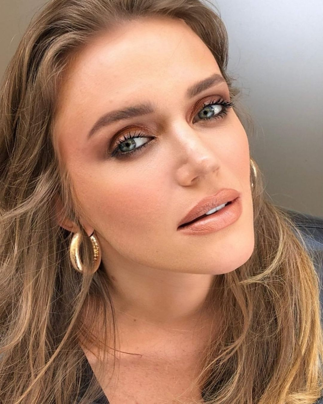 Pis Yedili'de Alice’i canlandıran Ecem Karavus estetik operasyonlarla bambaşka birine dönüştü - Sayfa 17