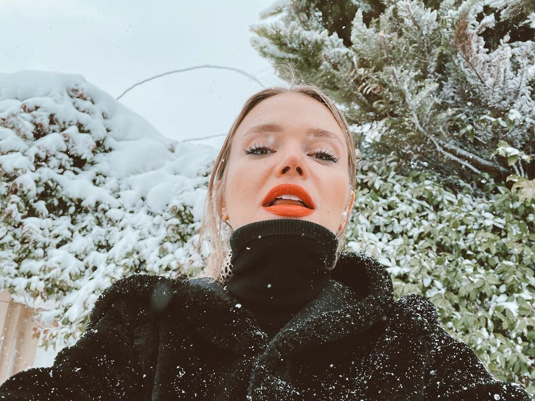 Pis Yedili'de Alice’i canlandıran Ecem Karavus estetik operasyonlarla bambaşka birine dönüştü - Sayfa 24