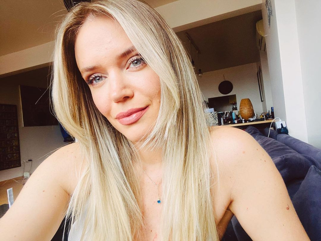 Pis Yedili'de Alice’i canlandıran Ecem Karavus estetik operasyonlarla bambaşka birine dönüştü - Sayfa 27