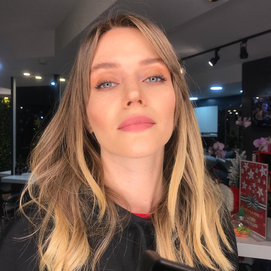 Pis Yedili'de Alice’i canlandıran Ecem Karavus estetik operasyonlarla bambaşka birine dönüştü - Sayfa 11