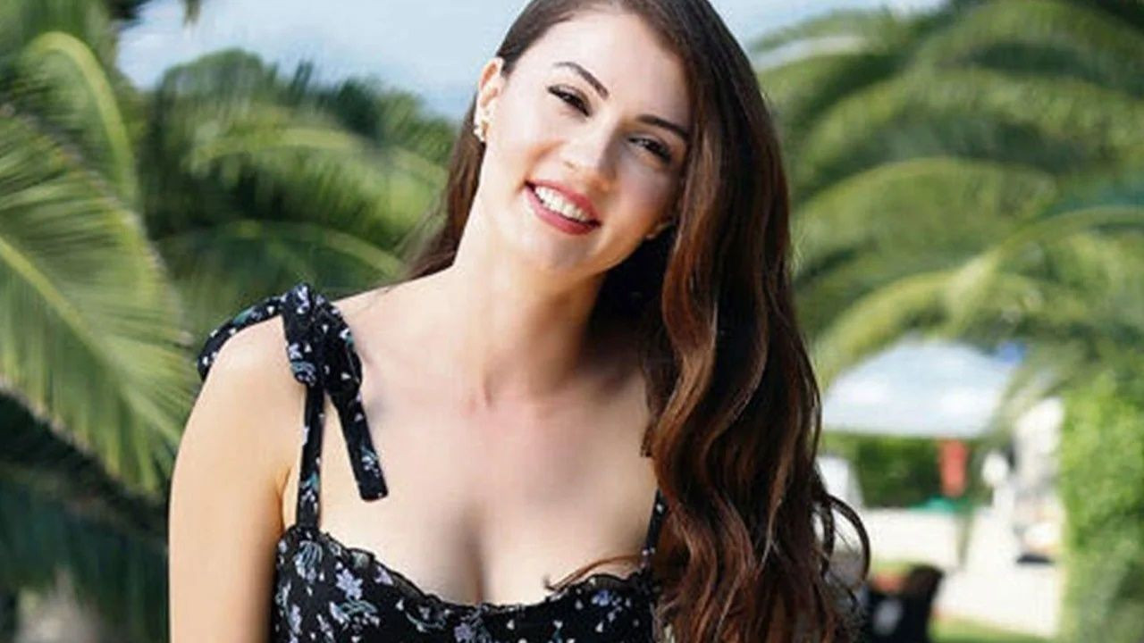 Burcu Özberk karavanda göğüs dekoltesini fazla kaçırdı! Fark edince iş işten geçti! - Sayfa 7