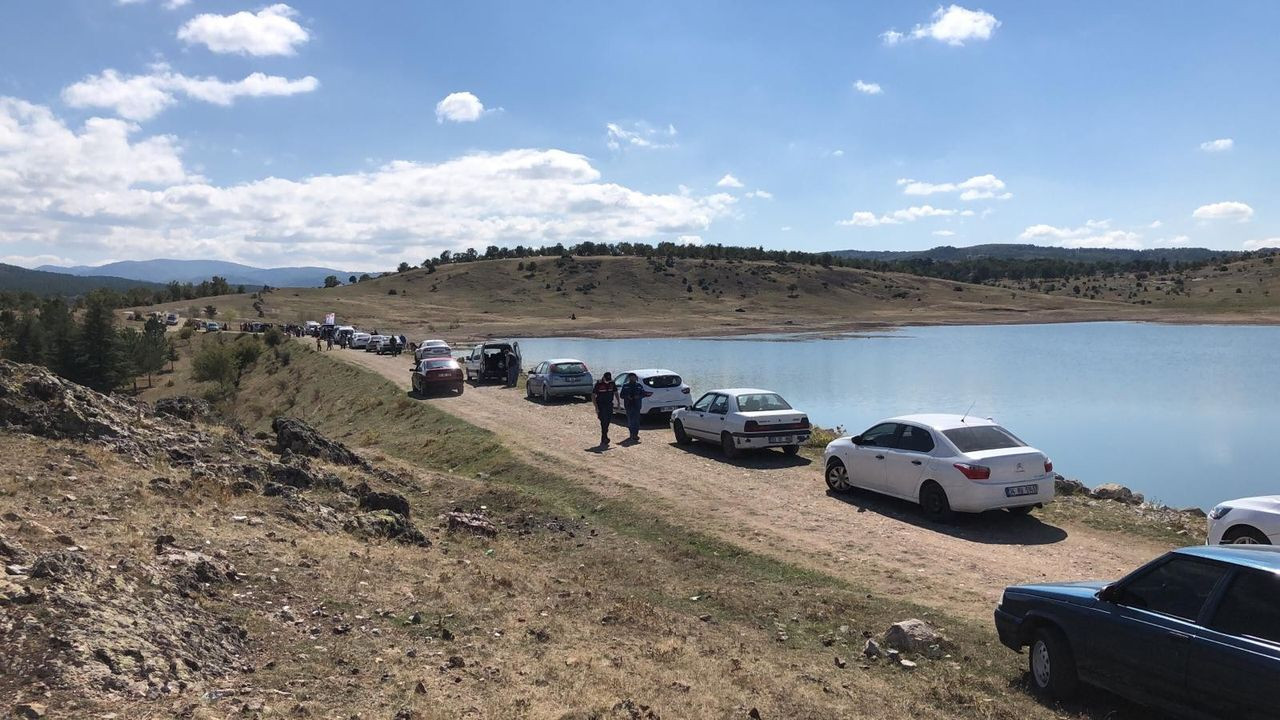 Köylülerden ilginç protesto! Karada balık tuttular - Sayfa 5