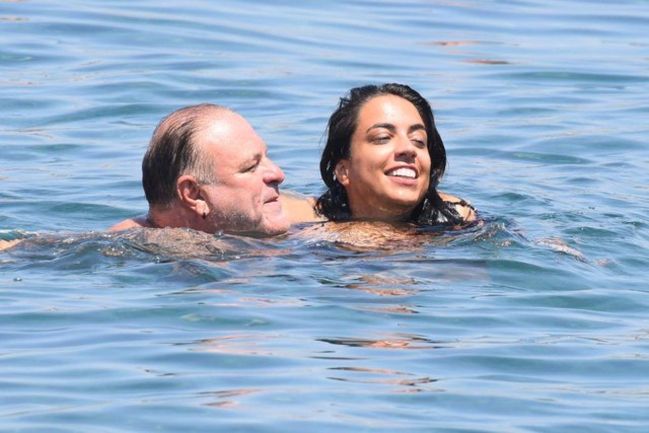 Burak Sergen'i aldatan dört aylık eşi Nihan Ünsal suçüstü yakalandı! İzmirli sevgilisi Özer Kocer ile fotoğrafları ortaya çıktı - Sayfa 16