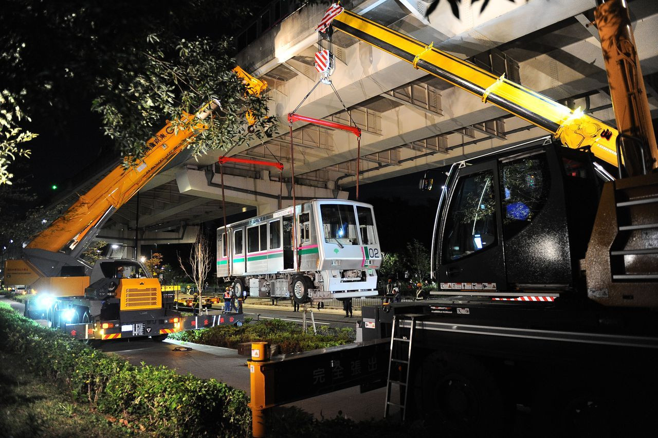 5.9'luk deprem treni raydan çıkardı - Sayfa 16