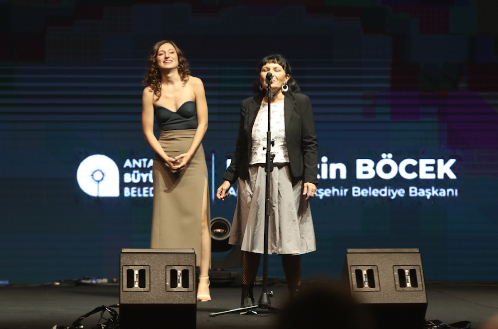 58'inci Antalya Altın Portakal Film Festivali’nde kırmızı halıda şıklık yarışı - Sayfa 20