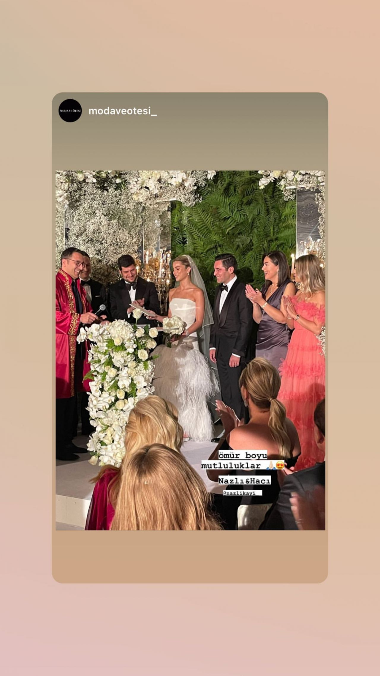 Hacı Sabancı ile Nazlı Kayı evlendi! Sosyetik güzelin giydiği gelinlik fiyatıyla dudak uçuklattı - Sayfa 31