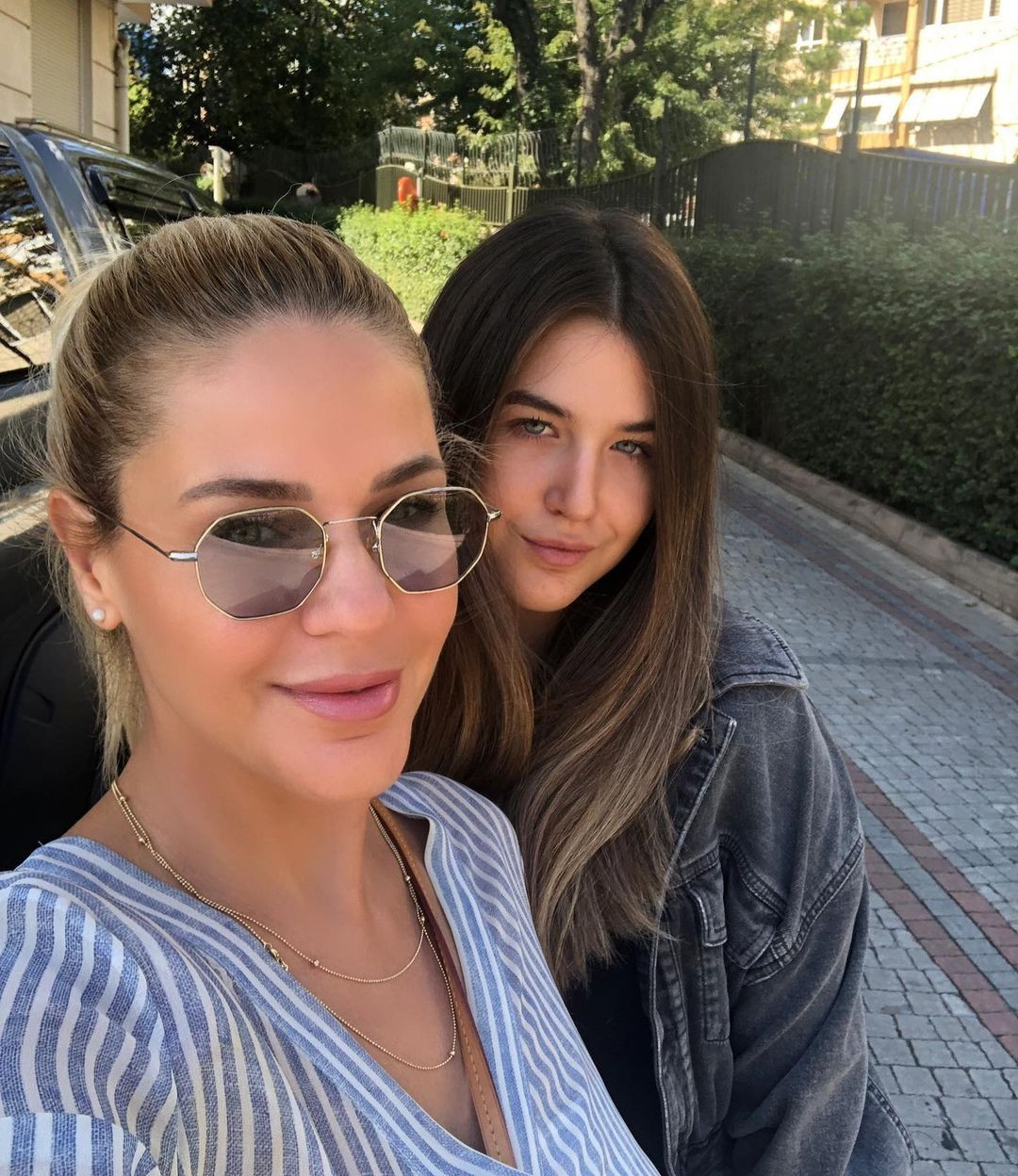 Emine Ün ile Emre Kınay'ın kızları Duru Kınay güzelliğiyle büyüledi! Annesini bile gölgede bıraktı - Sayfa 18