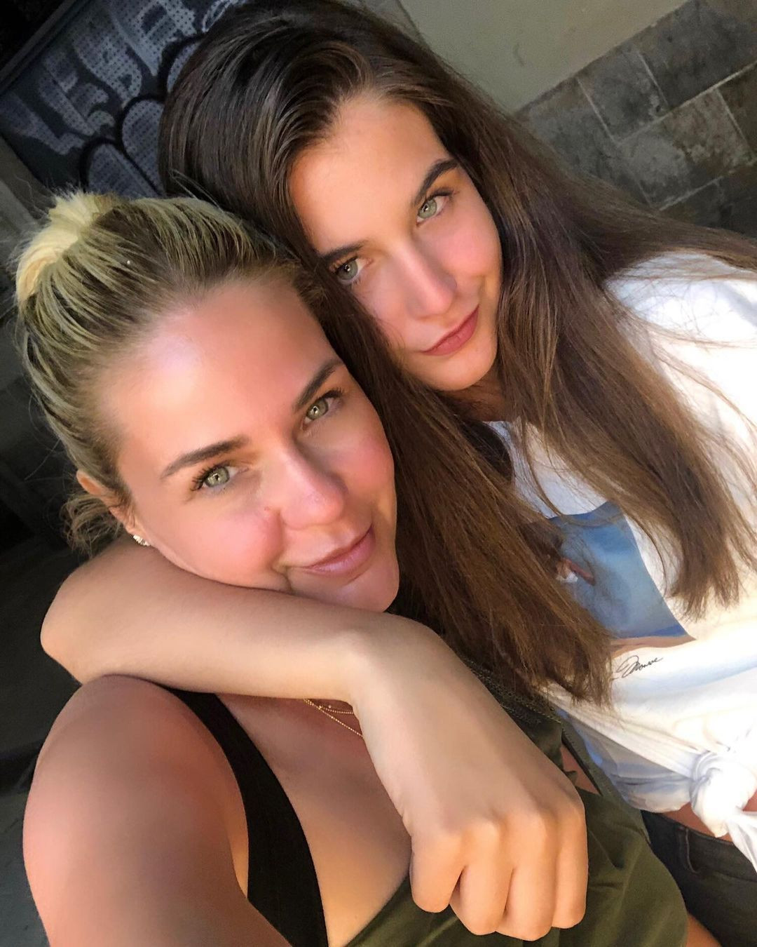 Emine Ün ile Emre Kınay'ın kızları Duru Kınay güzelliğiyle büyüledi! Annesini bile gölgede bıraktı - Sayfa 10