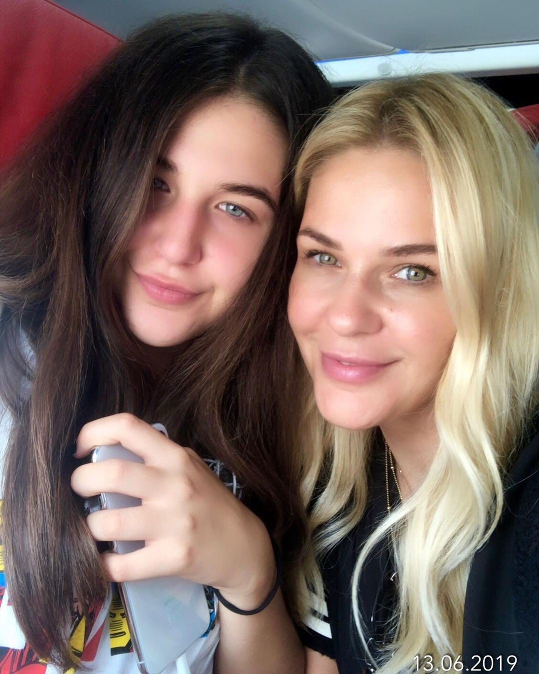 Emine Ün ile Emre Kınay'ın kızları Duru Kınay güzelliğiyle büyüledi! Annesini bile gölgede bıraktı - Sayfa 11