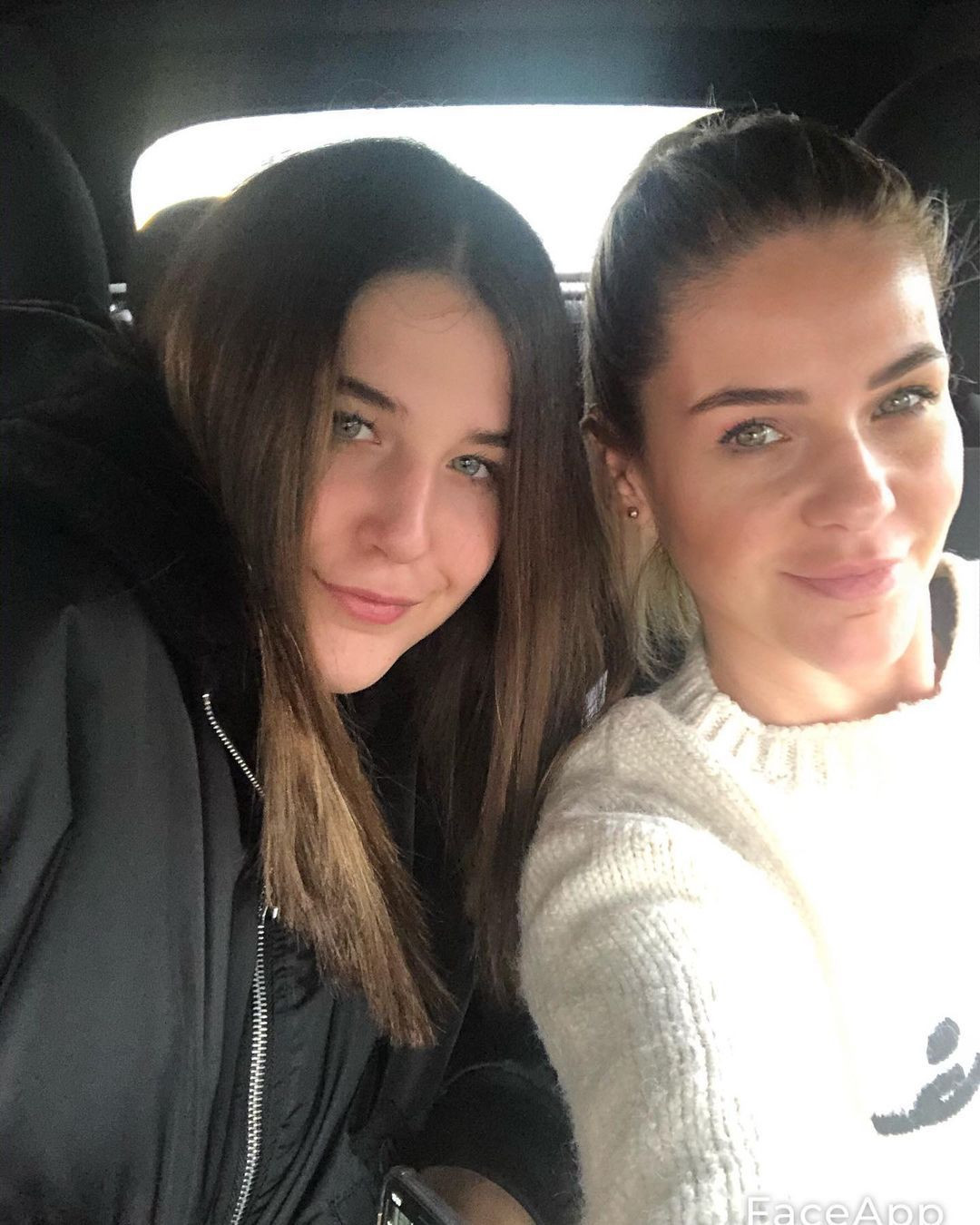 Emine Ün ile Emre Kınay'ın kızları Duru Kınay güzelliğiyle büyüledi! Annesini bile gölgede bıraktı - Sayfa 14