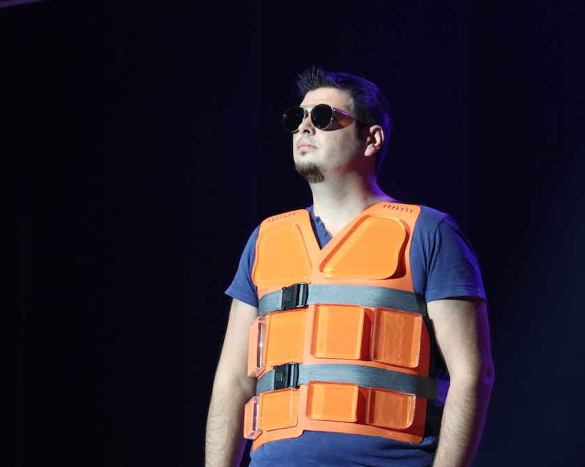 Denizli Cam Bienali'nde sanatçılar camdan işlemeli elbiseler giydi - Sayfa 18