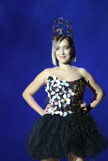 Denizli Cam Bienali'nde sanatçılar camdan işlemeli elbiseler giydi - Sayfa 15