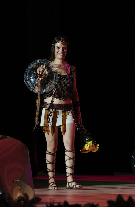 Denizli Cam Bienali'nde sanatçılar camdan işlemeli elbiseler giydi - Sayfa 16