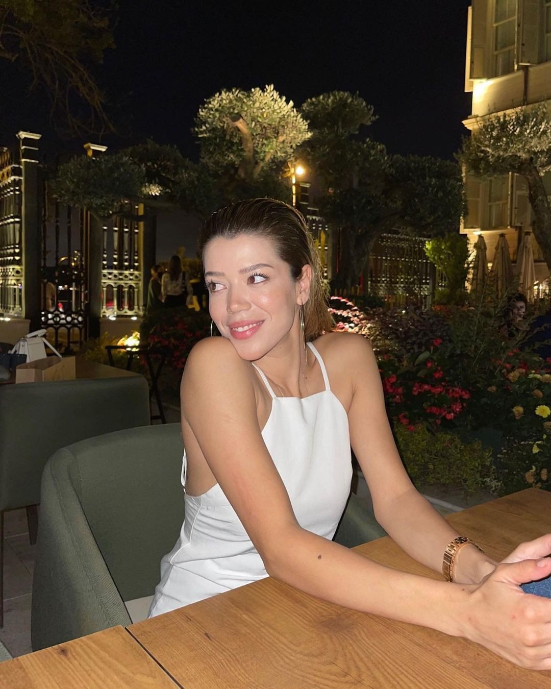 Ortalık fena karıştı! Öfke patlaması yaşayan Feyza Aktan eski eşi Özcan Deniz'i dövdü - Sayfa 15