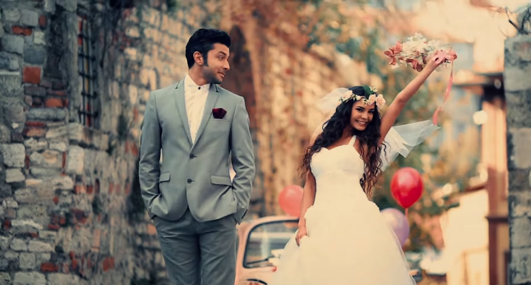 Cedi Osman'ın aşkı Ebru Şahin'in yıllar önceki görüntüsü olay oldu! Meğer Ebru Polat'ın klibinde oynamış - Sayfa 10