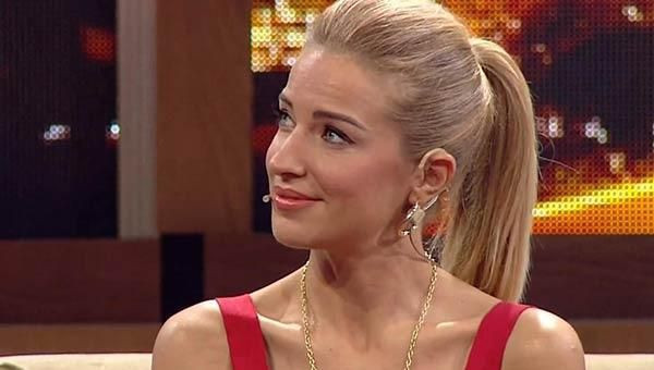 Burcu Esmersoy mini elbiseyi üzerine oturtamadı! Leopar desenli elbisesi iddialı pozlara dayanamadı! - Sayfa 6