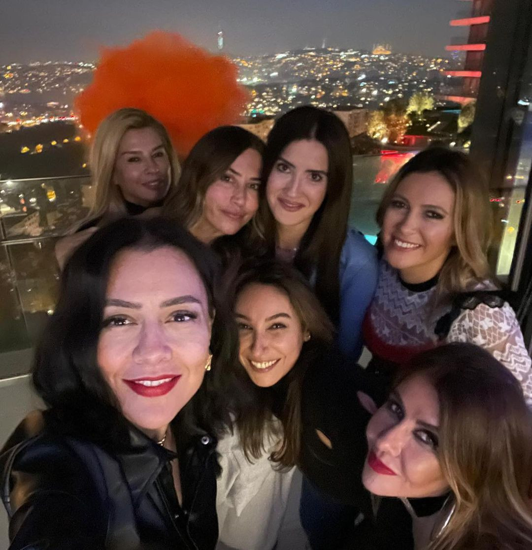 Acun Ilıcalı'nın eski eşi Zeynep Yılmaz Cadılar Bayramı'nı kutladı! Gecede giydiği kostüm büyük beğeni topladı - Sayfa 11