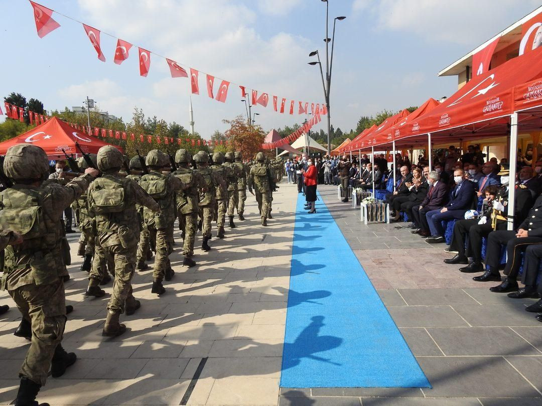 Türkiye kırmızıya büründü! Cumhuriyetimizin 98. yılı tüm yurtta coşkuyla kutlandı! - Sayfa 5