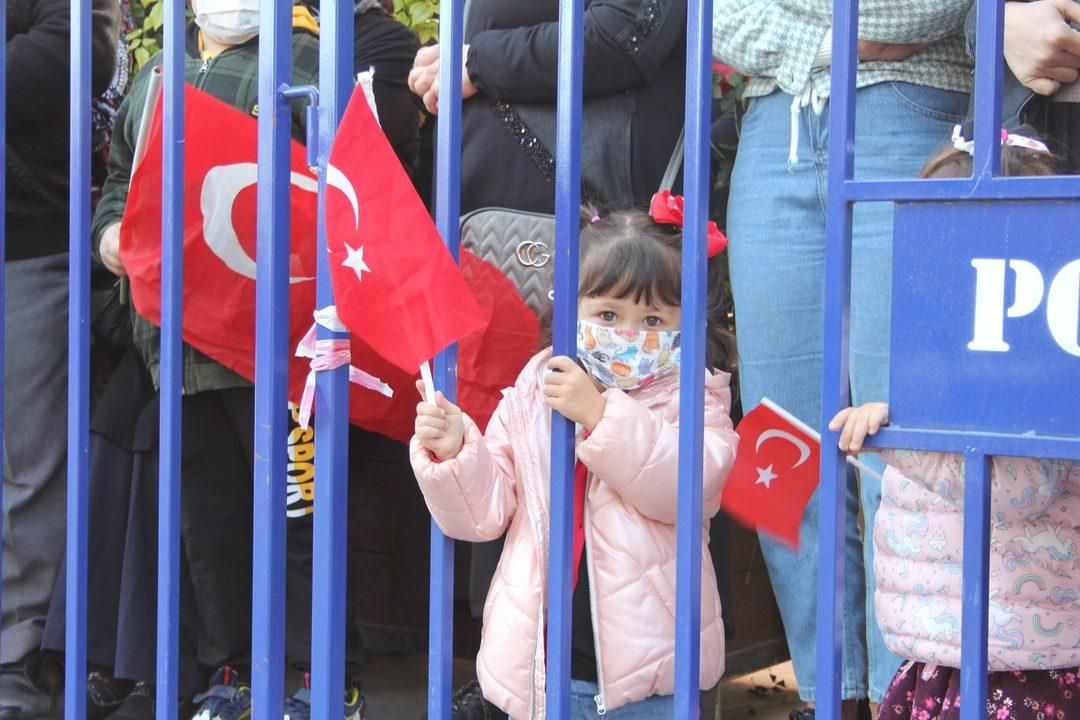 Türkiye kırmızıya büründü! Cumhuriyetimizin 98. yılı tüm yurtta coşkuyla kutlandı! - Sayfa 28