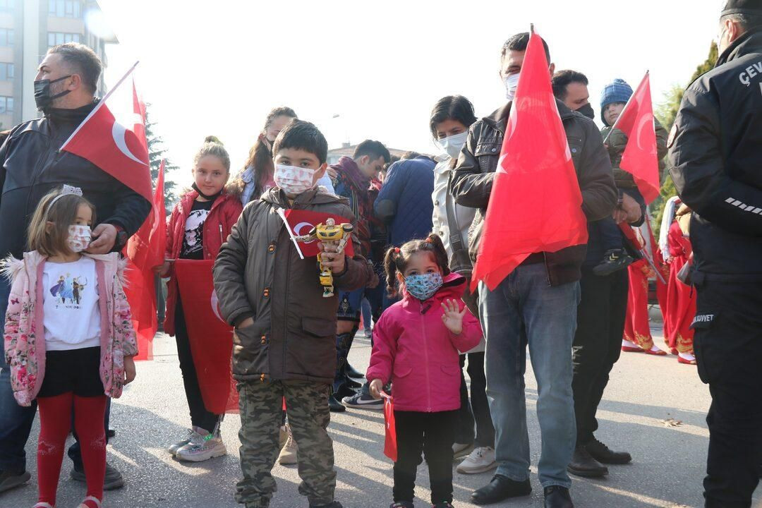 Türkiye kırmızıya büründü! Cumhuriyetimizin 98. yılı tüm yurtta coşkuyla kutlandı! - Sayfa 38