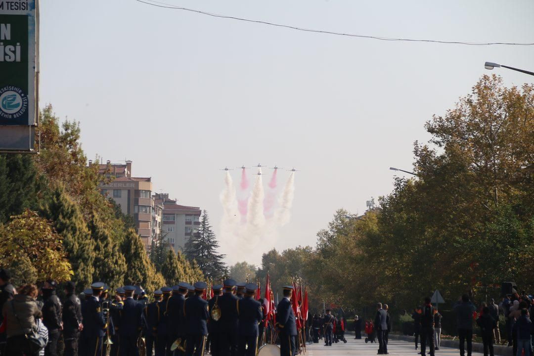 Türkiye kırmızıya büründü! Cumhuriyetimizin 98. yılı tüm yurtta coşkuyla kutlandı! - Sayfa 37