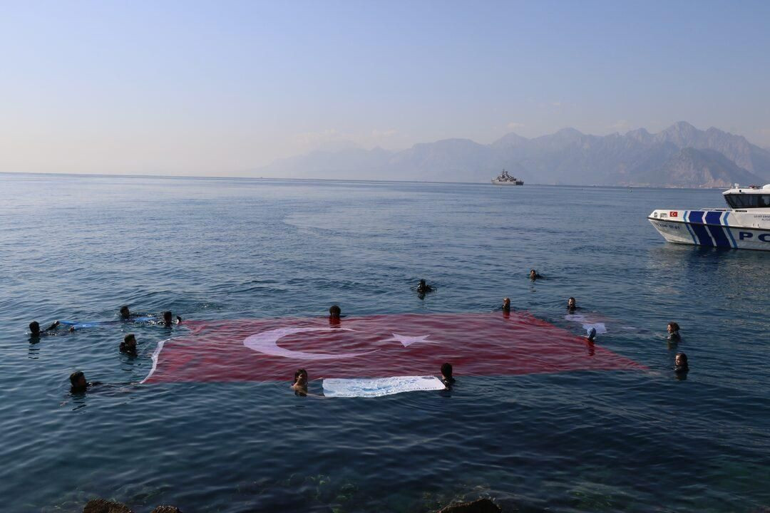 Türkiye kırmızıya büründü! Cumhuriyetimizin 98. yılı tüm yurtta coşkuyla kutlandı! - Sayfa 15