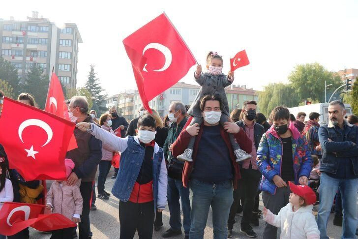 Türkiye kırmızıya büründü! Cumhuriyetimizin 98. yılı tüm yurtta coşkuyla kutlandı! - Sayfa 44