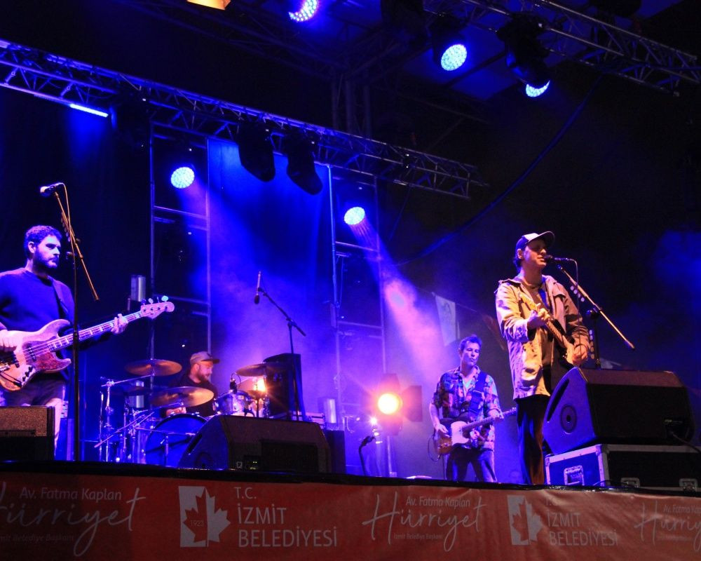 Duman konserinde yürekleri ağza getiren anlar! Canlarını hiçe saydılar - Sayfa 5