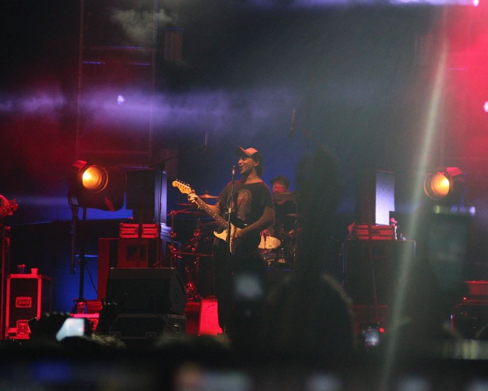 Duman konserinde yürekleri ağza getiren anlar! Canlarını hiçe saydılar - Sayfa 15